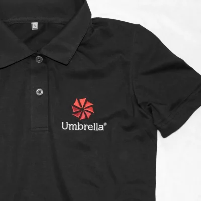 umbrella majica sa kragnom sa vezom logoa